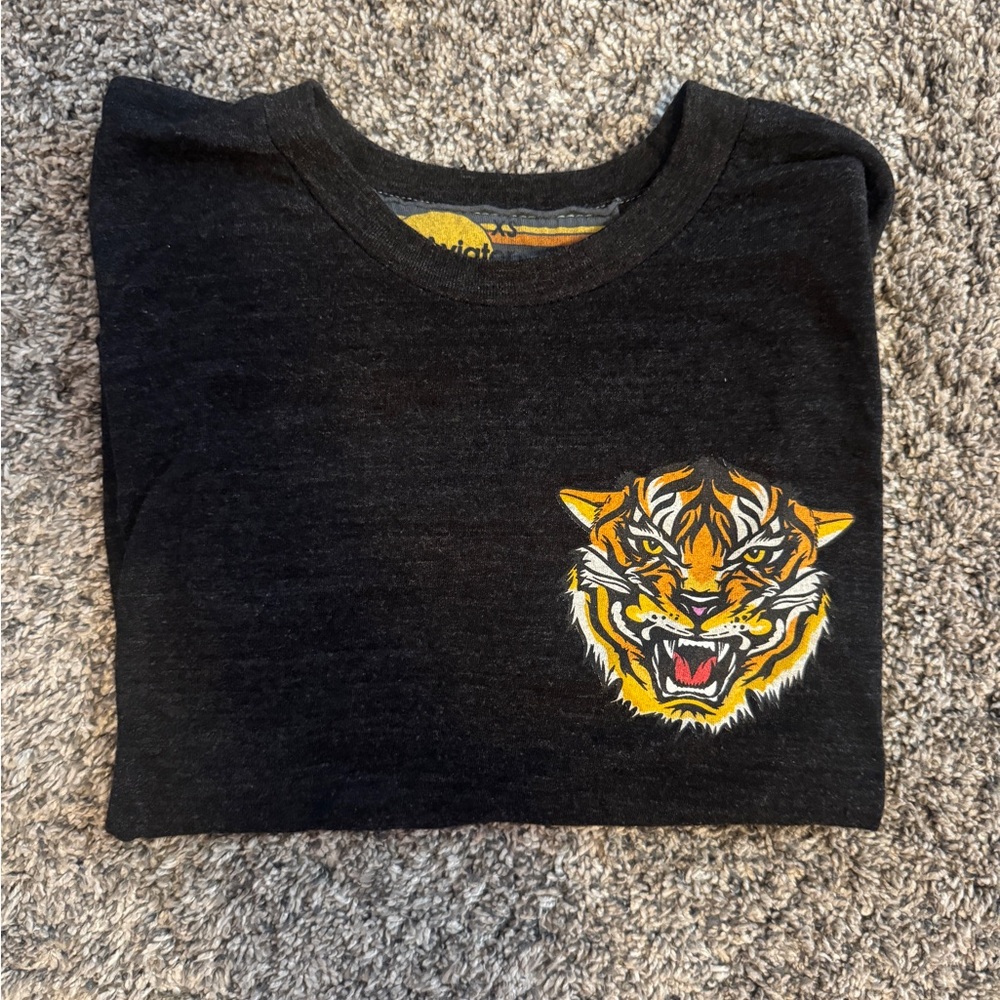 RARE Aviator Nation Dreamland Tee w/ tiger